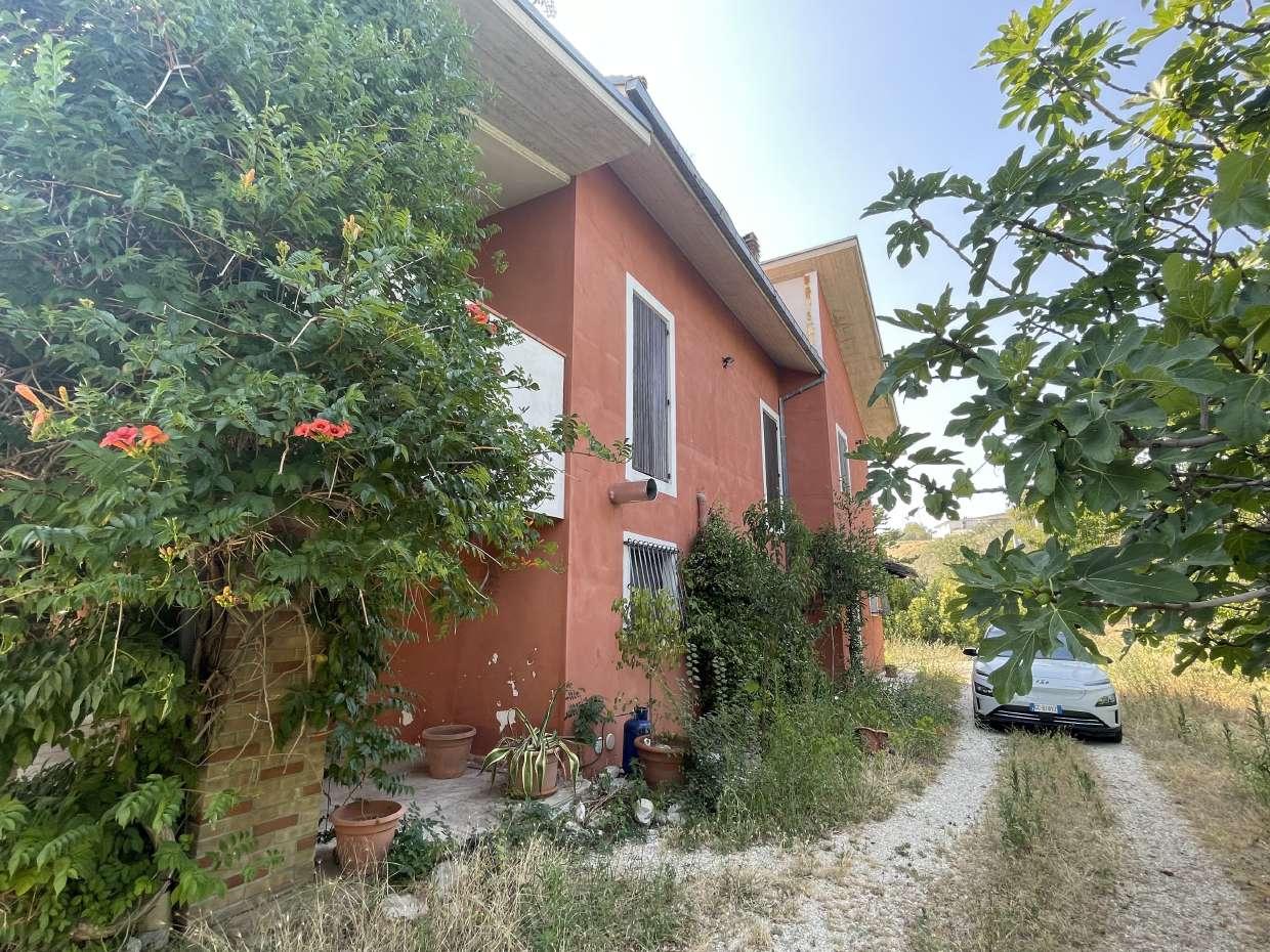 immobile villa all'asta in Via Colle Pozzo n 1 - 64024 Notaresco (TE) - 4