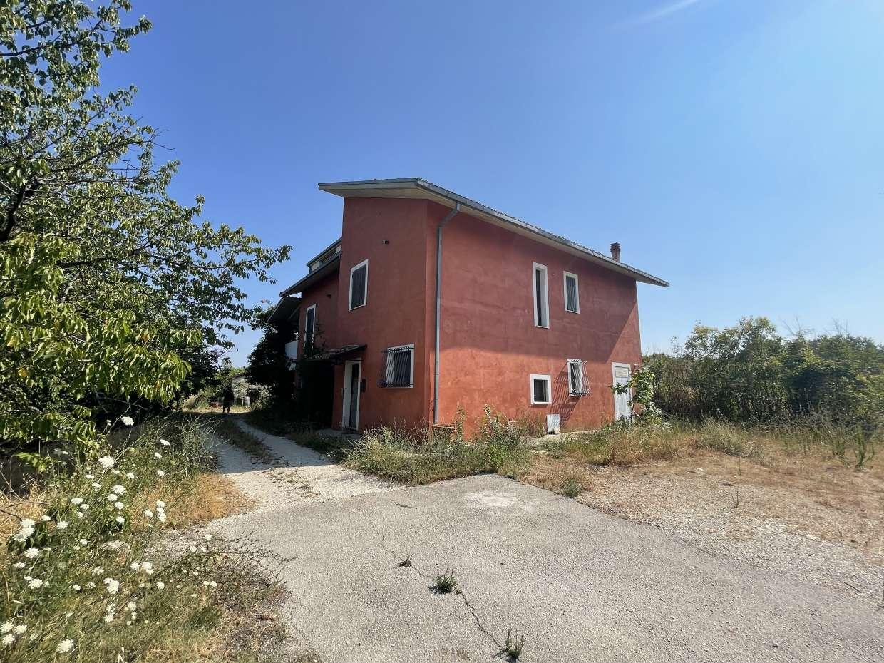 immobile villa all'asta in Via Colle Pozzo n 1 - 64024 Notaresco (TE) - 5