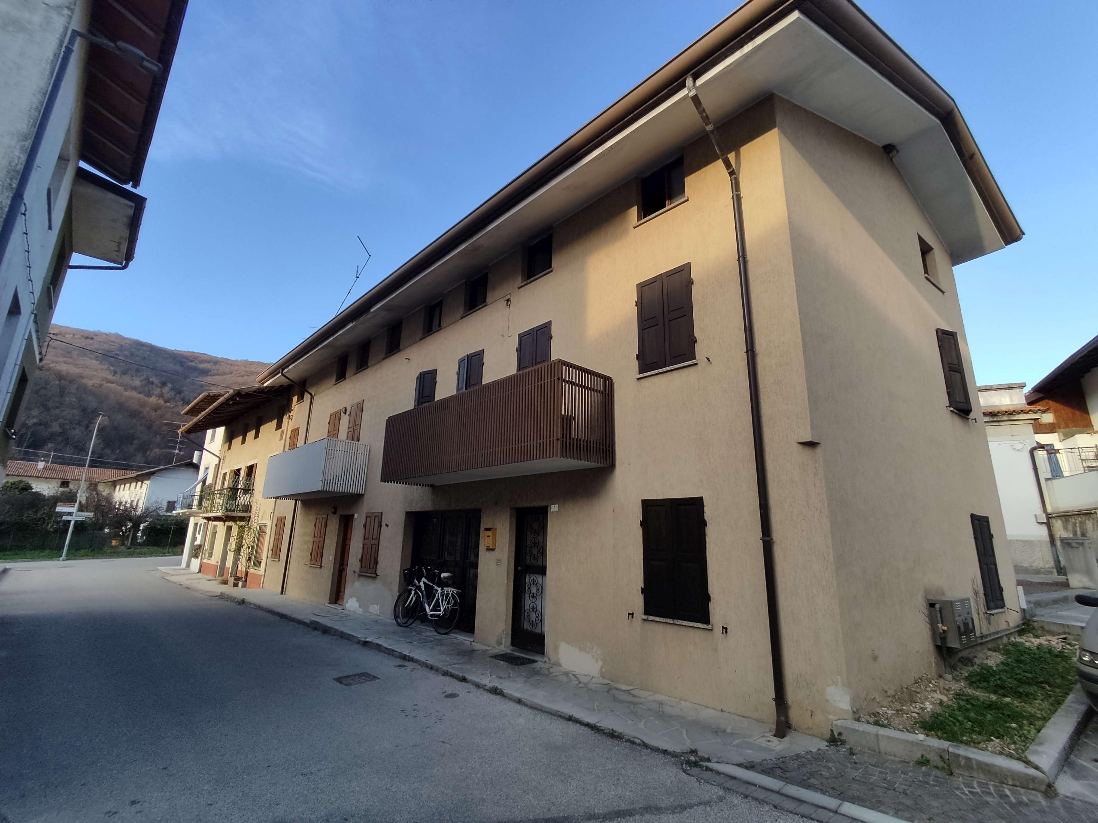 immobile casa singola all'asta in Via della Chiesa, 1 - 33040 Torreano (UD) - 1