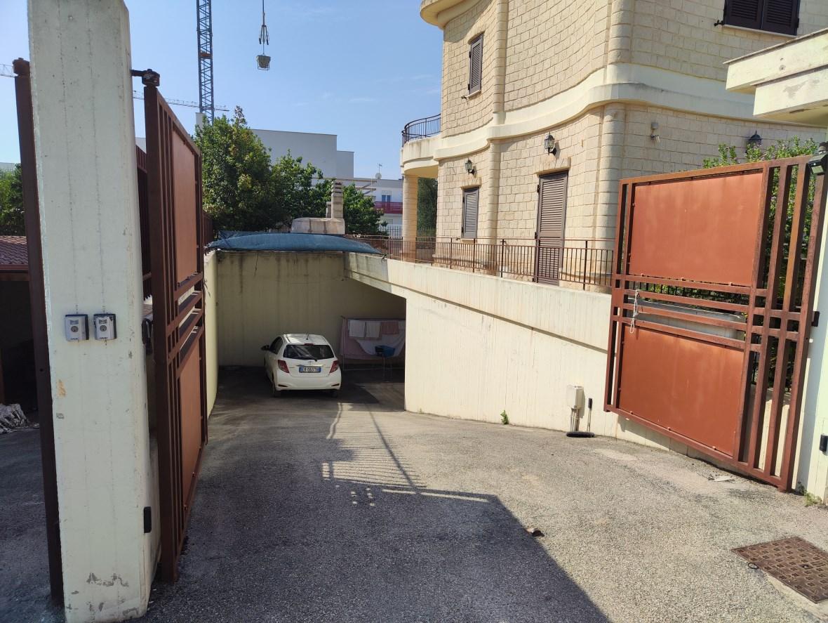 immobile villa all'asta in Via Monte D'Alba, 62, 76125 Trani BT, Italia Trani, Barletta-Andria-Trani - 2