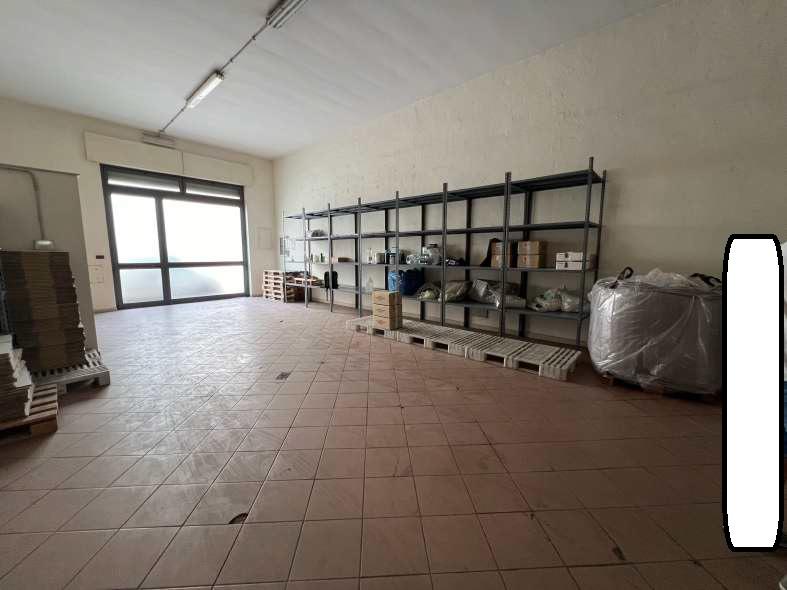 immobile attivita commerciale all'asta in via Vochieri n 8 - Andria (BT) - 3