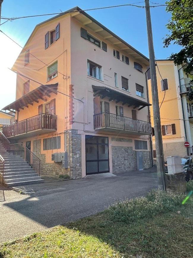immobile ufficio all'asta in Piazza Martiri di Cervarolo, 14 - 42030 Villa Minozzo (RE) - 1