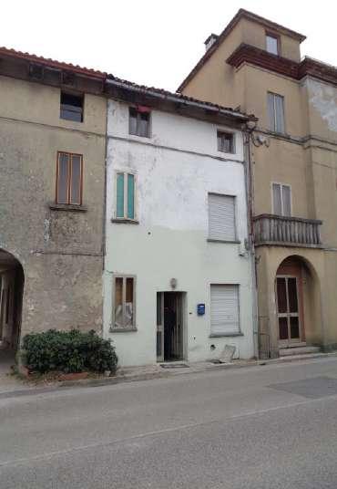 immobile appartamento all'asta in Via Fedele Lampertico 125 - 36016 Thiene (VI) - 3