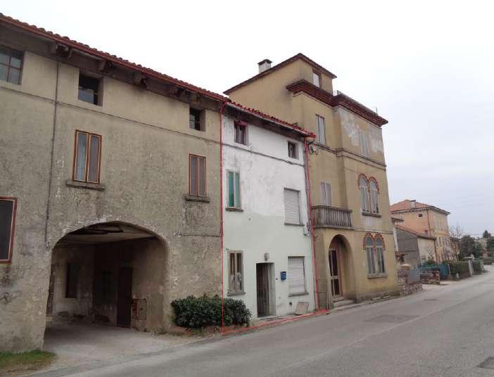 immobile appartamento all'asta in Via Fedele Lampertico 125 - 36016 Thiene (VI) - 4