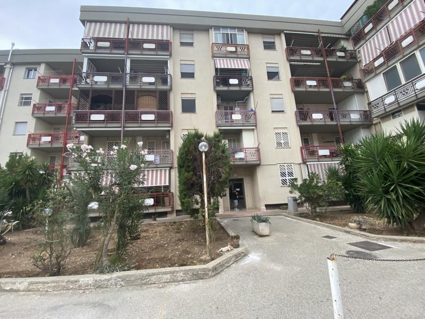immobile appartamento all'asta in via Carrara Lamaveta n 63 - 76011 Bisceglie (BT) - 1