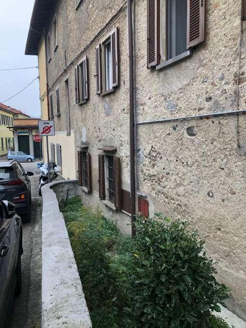 immobile appartamento all'asta in Via Roma 46 - 21045 Gazzada Schianno (VA) - 2