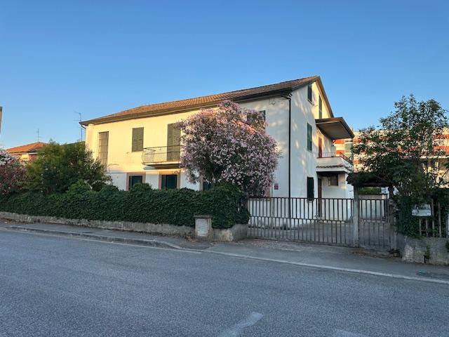 immobile appartamento all'asta in Via Tomaso Albinoni, 03100 Frosinone FR, Italia Frosinone, Frosinone - 5