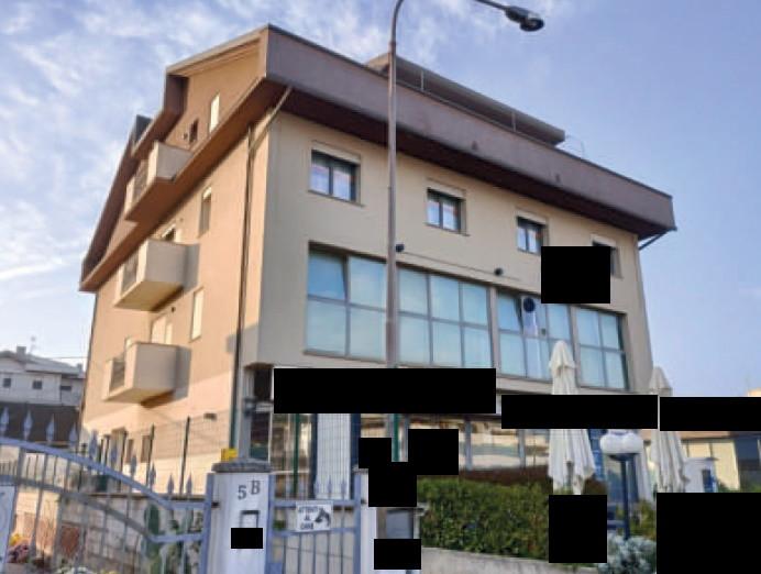 immobile ufficio all'asta in Viale Porta Adige, 5/C - 45100 Rovigo (RO) - 2
