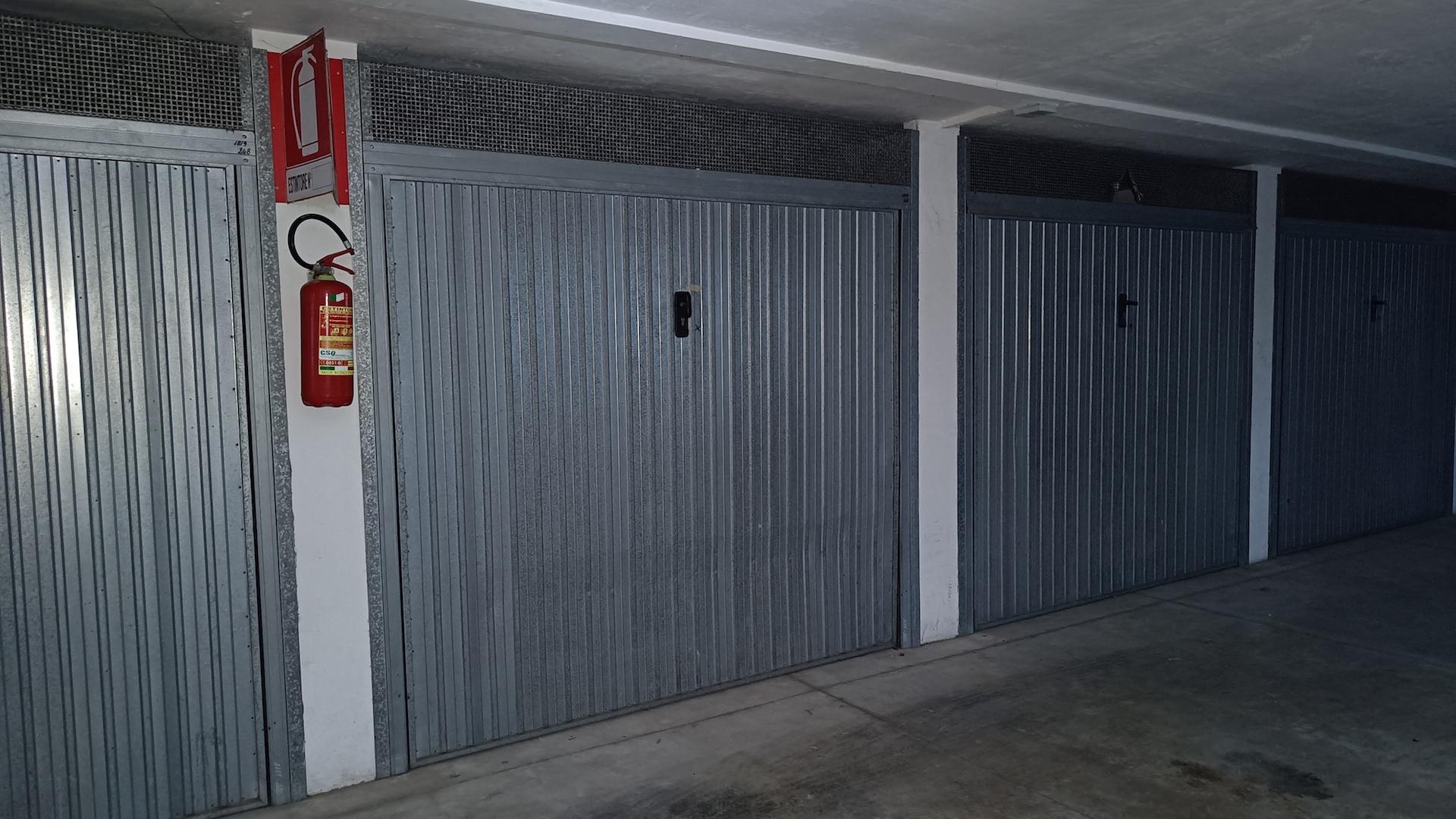 immobile garage all'asta in Via di Sotto, 20, 65125 Pescara PE, Italia Pescara, Pescara - 1