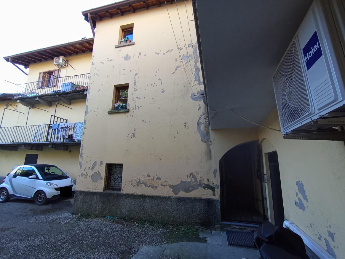 immobile appartamento all'asta in Via Giacomo Matteotti 1 - 22020 San Fermo della Battaglia (CO) - 1