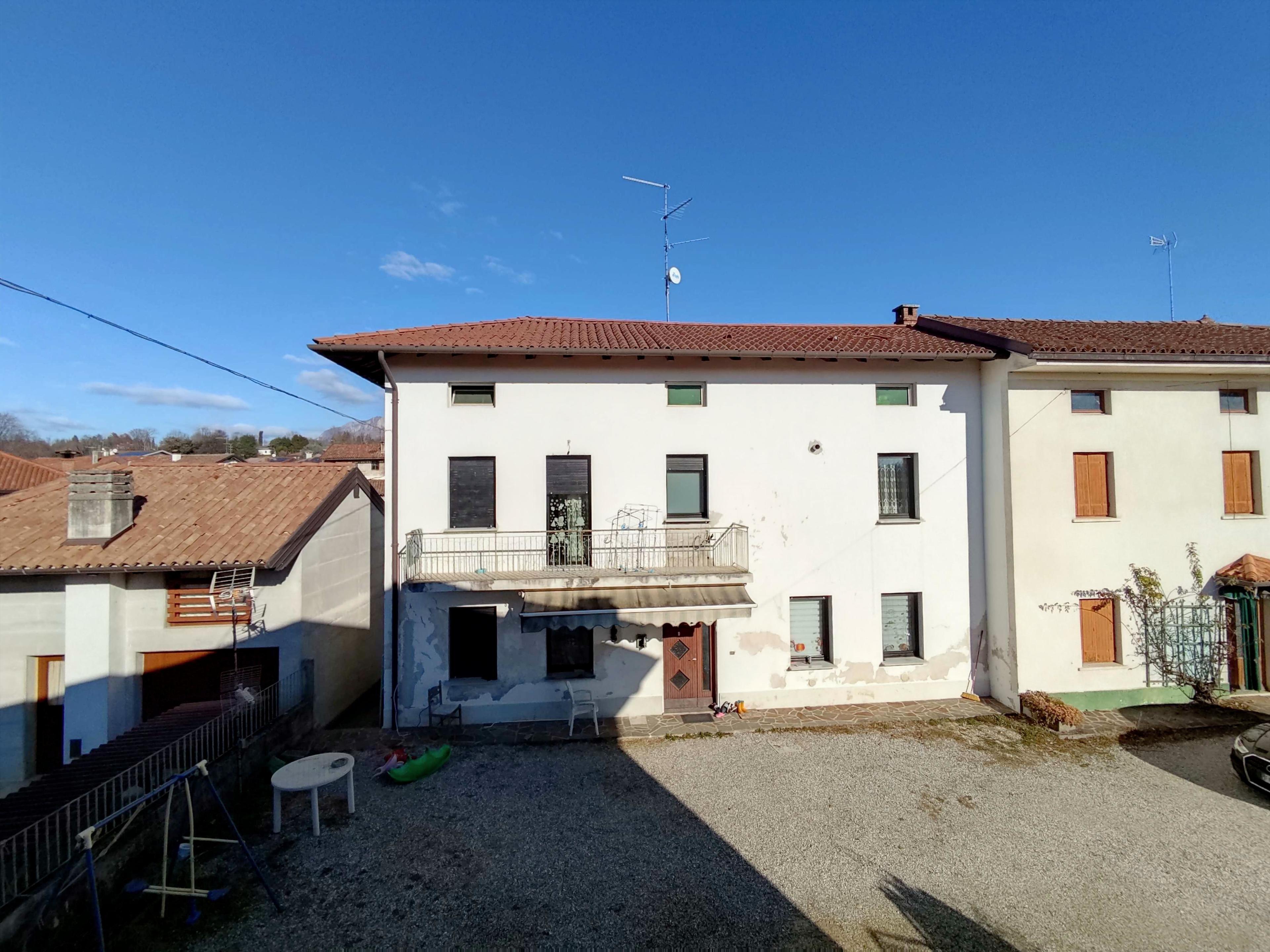 immobile appartamento all'asta in Via Savorgnan, 16 - 33010 Cassacco (UD) - 1