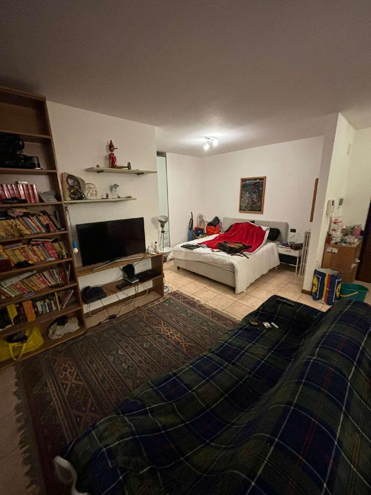 immobile appartamento all'asta in Via G da Verrazzano, 66, 24047 Treviglio BG, Italia Treviglio, Bergamo - 1