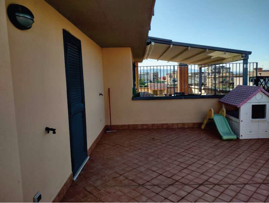immobile appartamento all'asta in Via Balsorano n 44 - 00010 Roma (RM) - 1