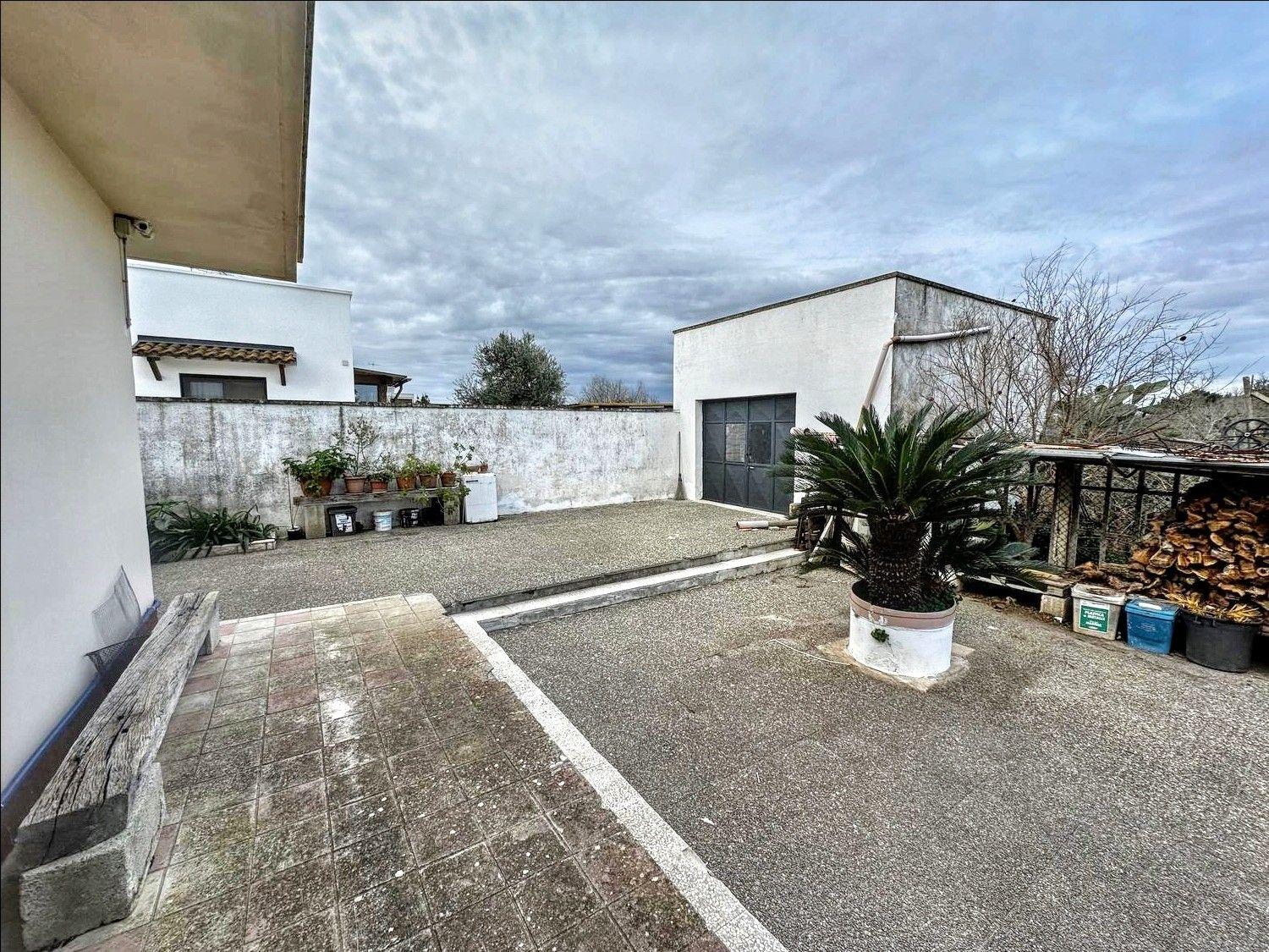 immobile appartamento all'asta in Via Enrico Berlinguer, 28, 73018 Squinzano LE, Italia Squinzano, Lecce - 1
