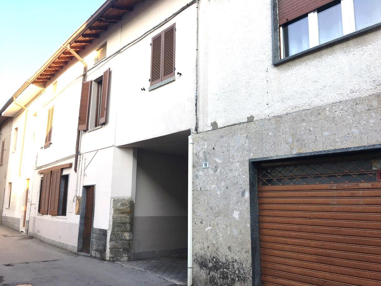 immobile appartamento all'asta in Via ROMA 18 - 22060 Carugo (CO) - 2