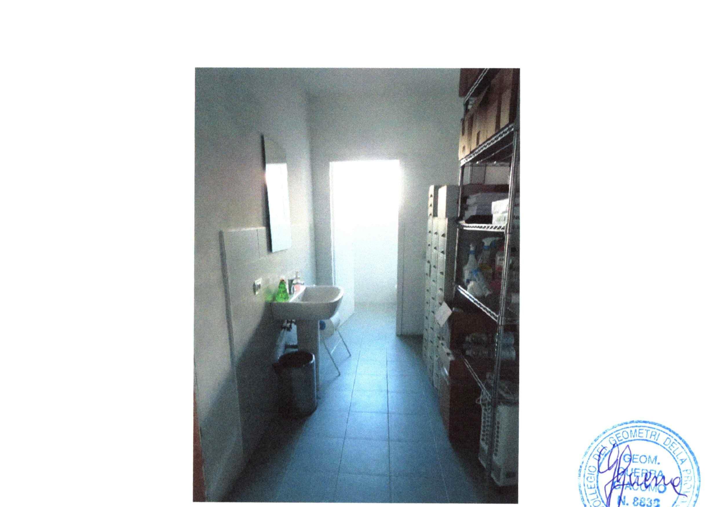 immobile laboratorio all'asta in Via C R Darwin 35 - 20019 Settimo Milanese (MI) - 3