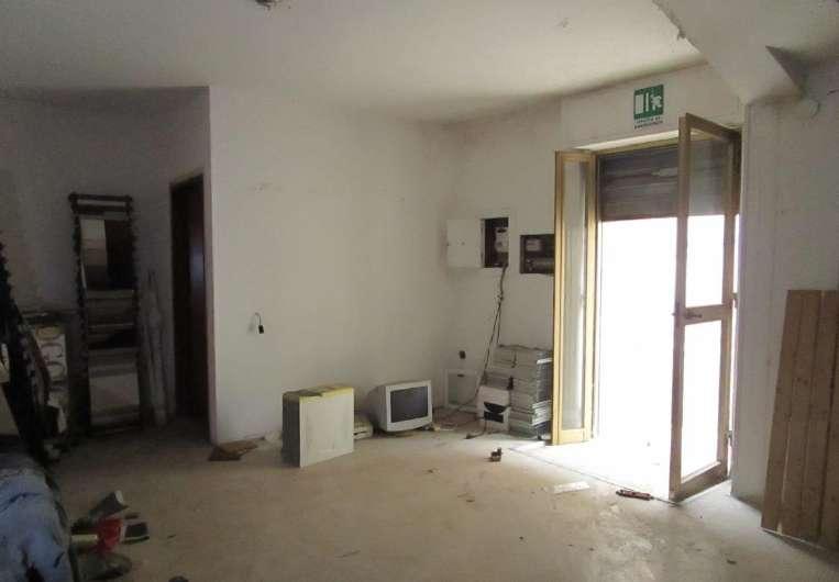 immobile negozio all'asta in via Gen Vincenzo Colangelo n 40/B - 71016 San Severo (FG) - 3