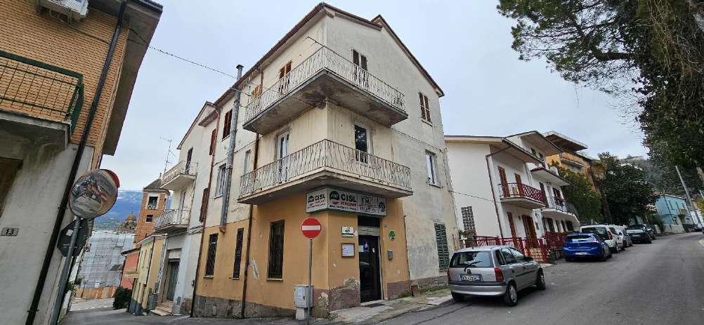 immobile laboratorio all'asta in Via Cavour n 7 e Via Gramsci n 15 - 64046 Montorio al Vomano (TE) - 2
