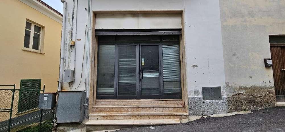 immobile laboratorio all'asta in Via Cavour n 7 e Via Gramsci n 15 - 64046 Montorio al Vomano (TE) - 3