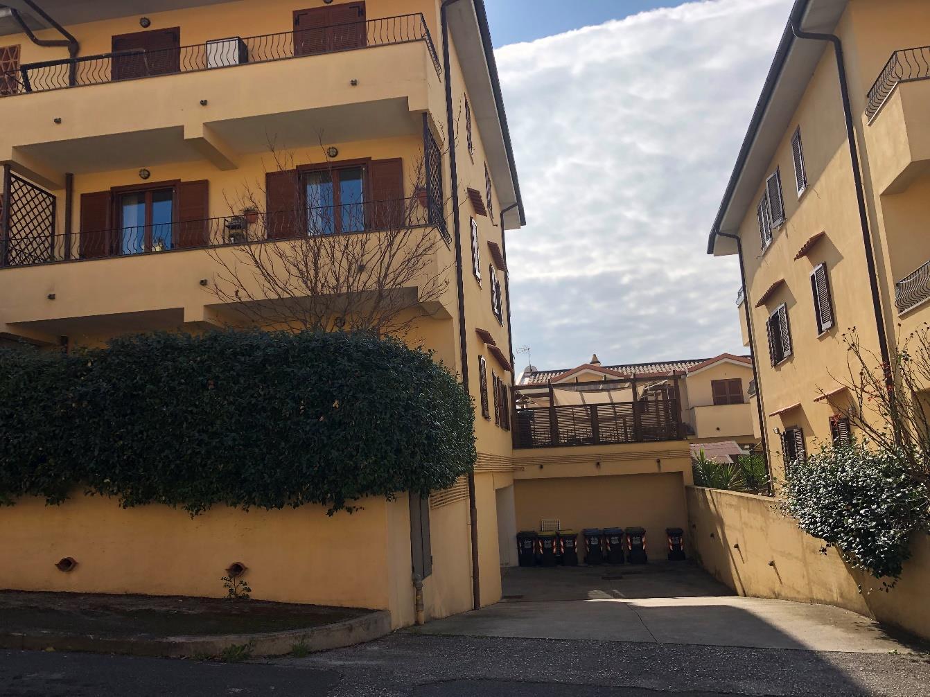 immobile appartamento all'asta in Via I Trovajoli, 10 - 05029 San Gemini (TR) - 5