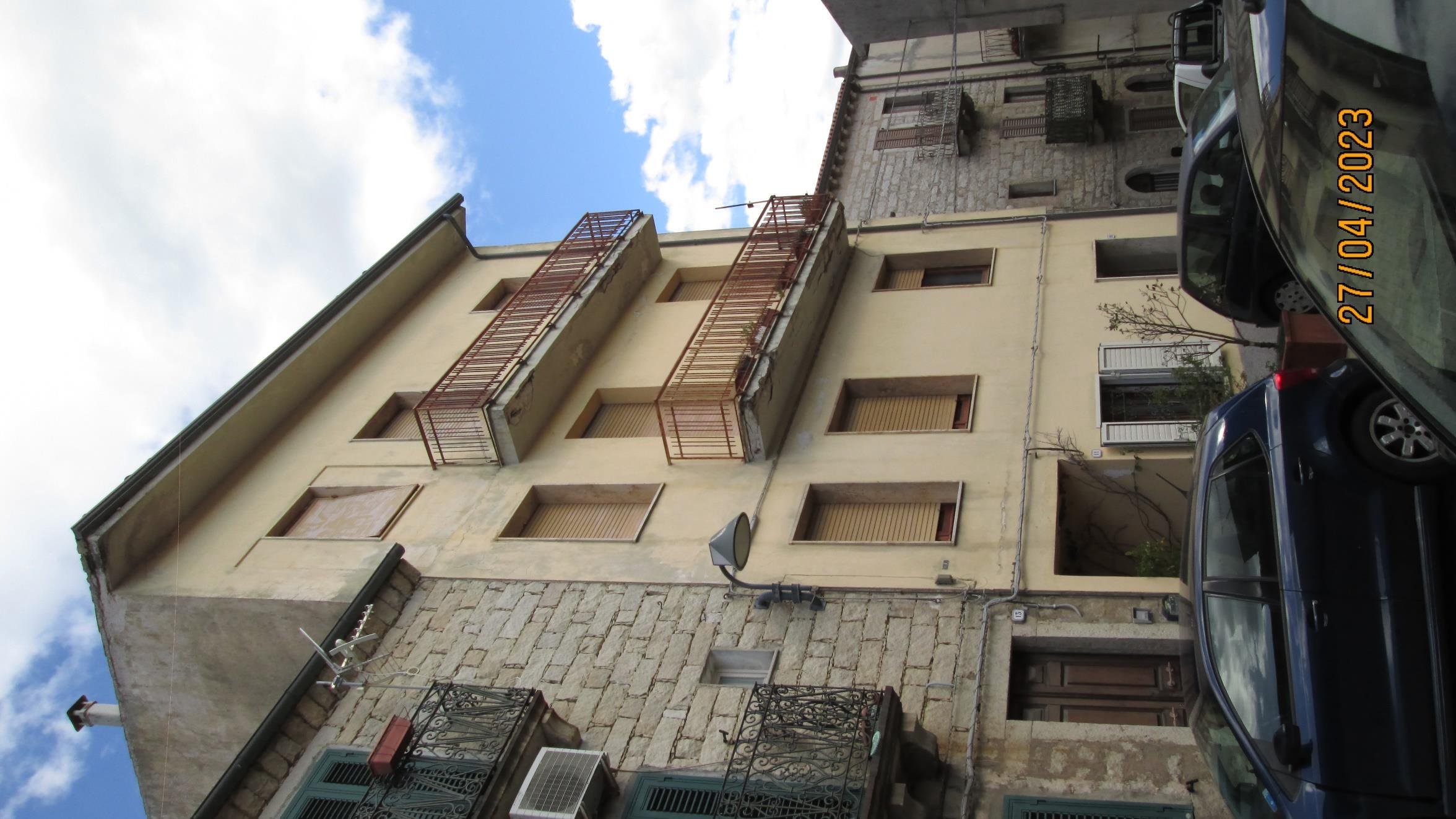immobile appartamento all'asta in VIA AZUNI-VIA LA MARMORA N11 - 07023 Calangianus (SS) - 1