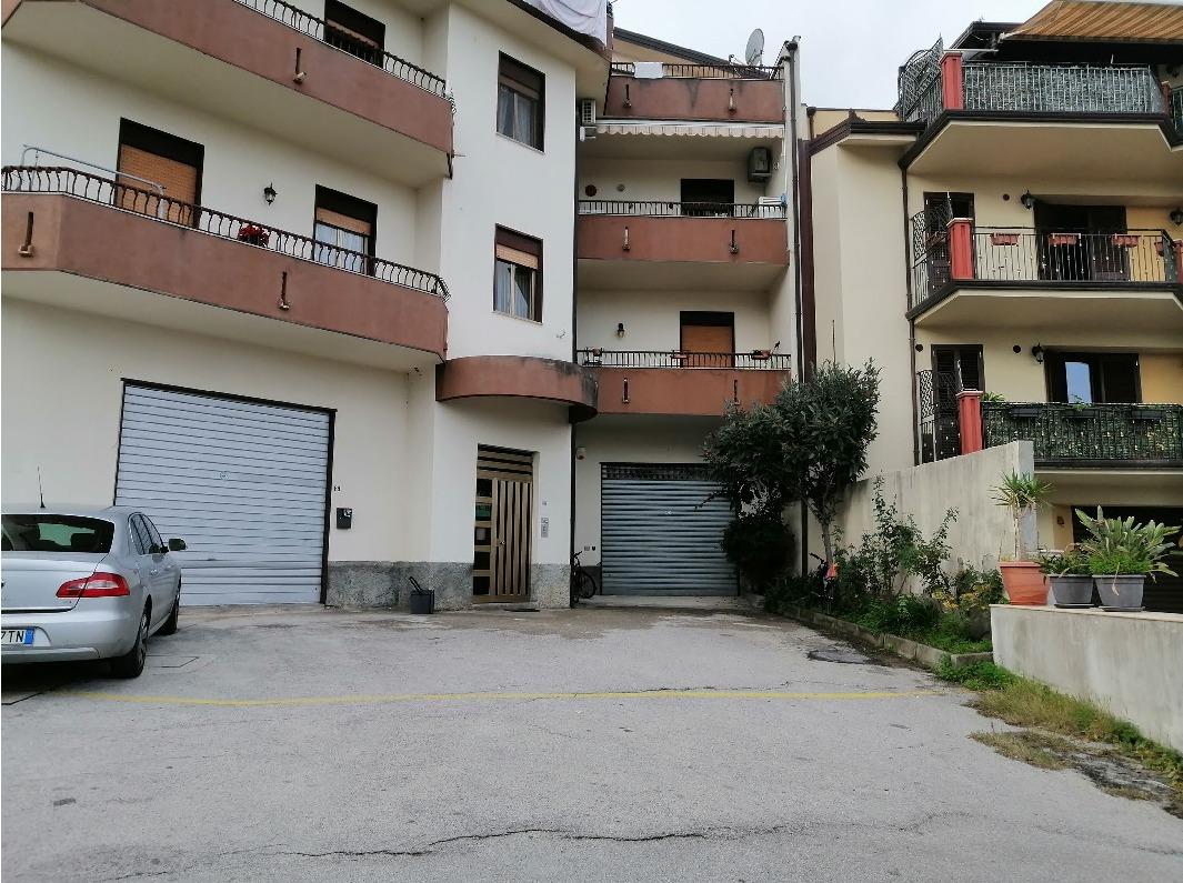 immobile magazzino all'asta in Via Alcide de Gasperi, 64, 98061 Brolo ME, Italia Brolo, Messina - 2