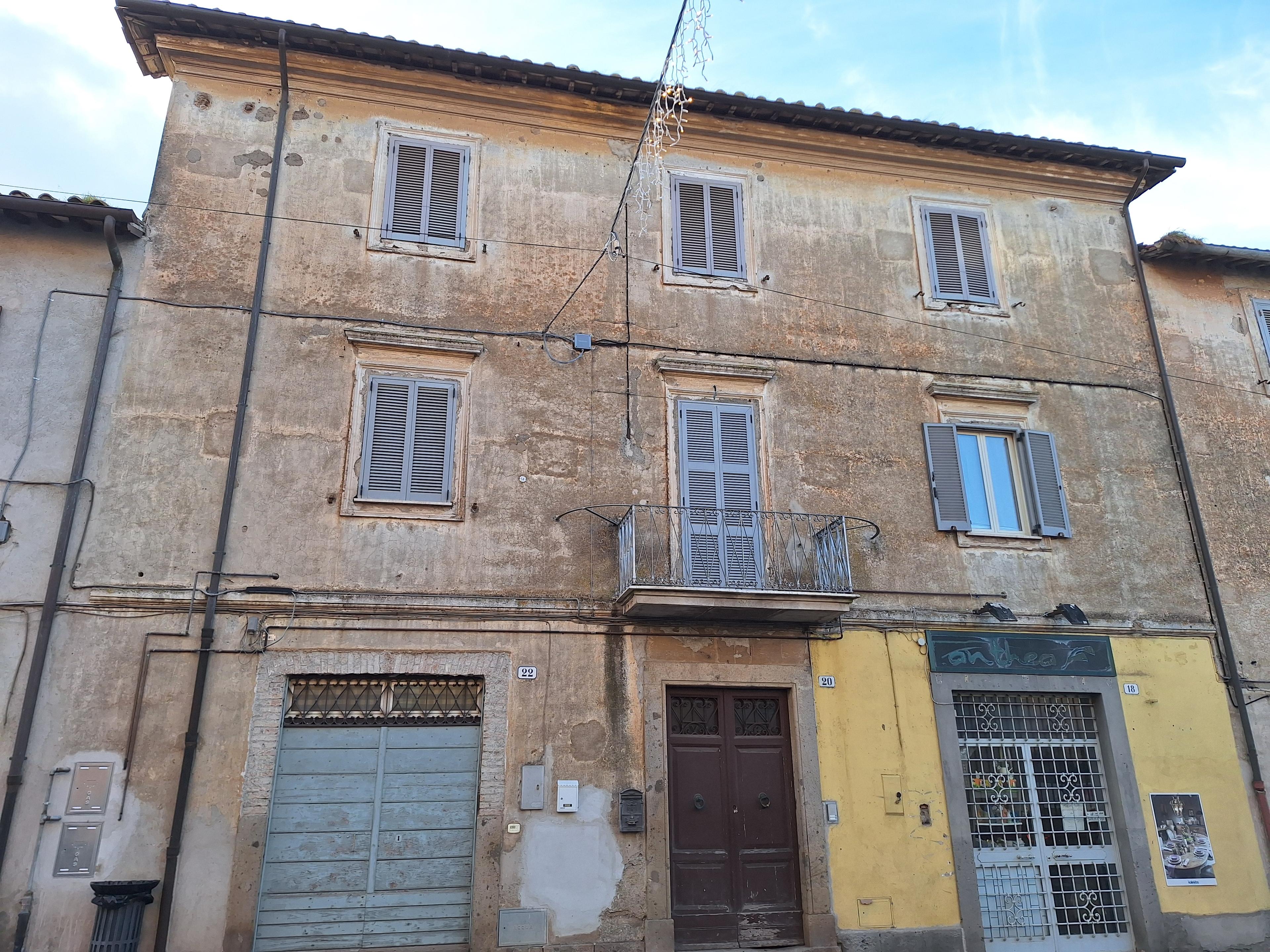 immobile appartamento all'asta in Via Claudia, 20, 01010 Oriolo Romano VT, Italia - 01010 (VT) - 1