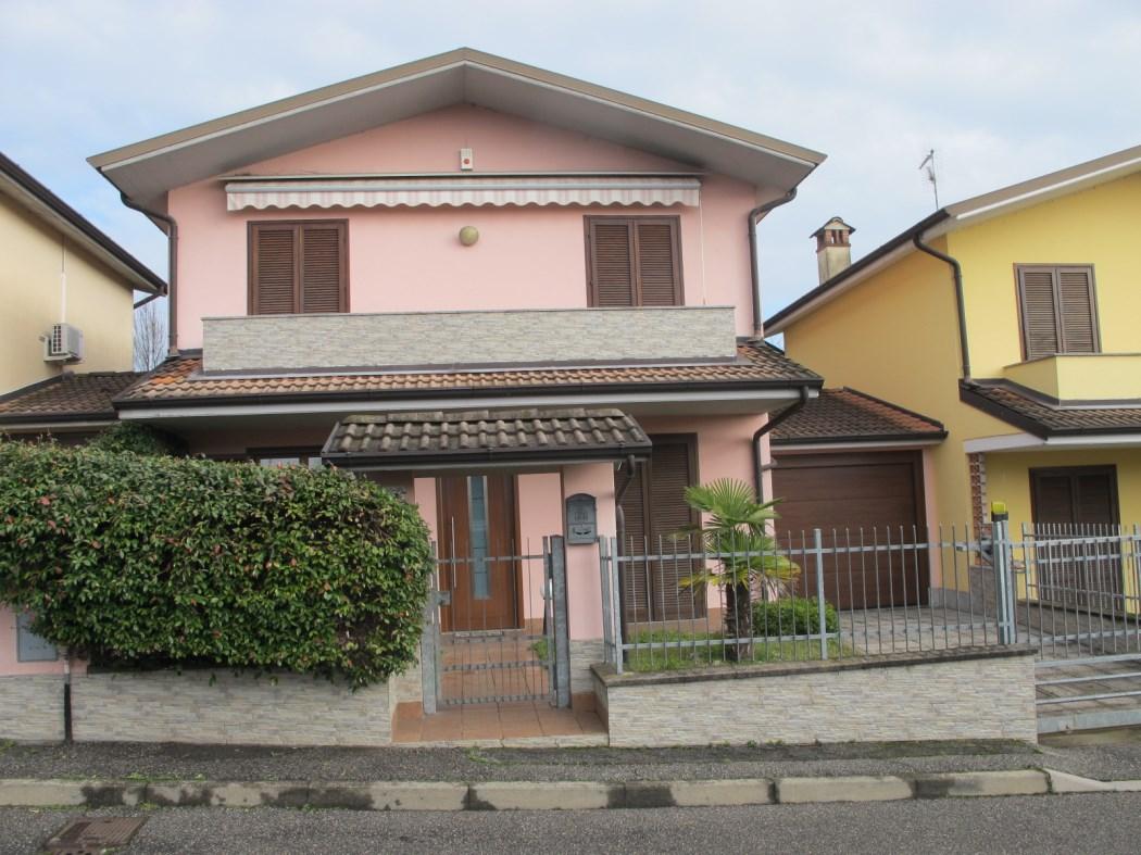immobile villa all'asta in Via dei Larici 50/52 - 26812 Borghetto Lodigiano (LO) - 2