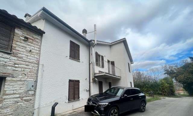 immobile appartamento all'asta in Frazione S Fortunato, 60040 Genga AN, Italia Genga, Ancona - 1