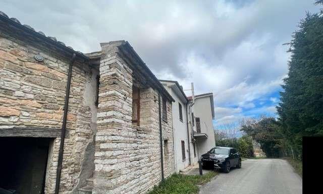 immobile appartamento all'asta in Frazione S Fortunato, 60040 Genga AN, Italia Genga, Ancona - 2