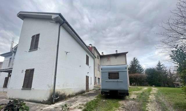 immobile appartamento all'asta in Frazione S Fortunato, 60040 Genga AN, Italia Genga, Ancona - 3