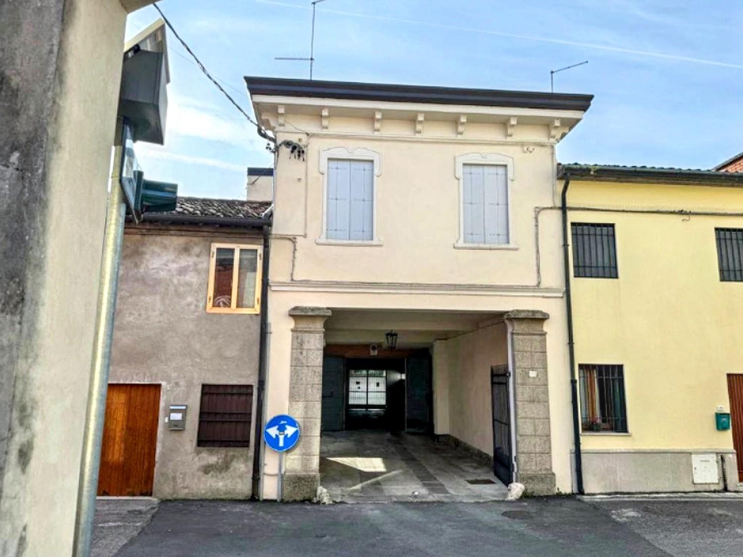 immobile appartamento all'asta in Via Damiano Chiesa, 9, 36045 Lonigo VI, Italia Lonigo, Vicenza - 1