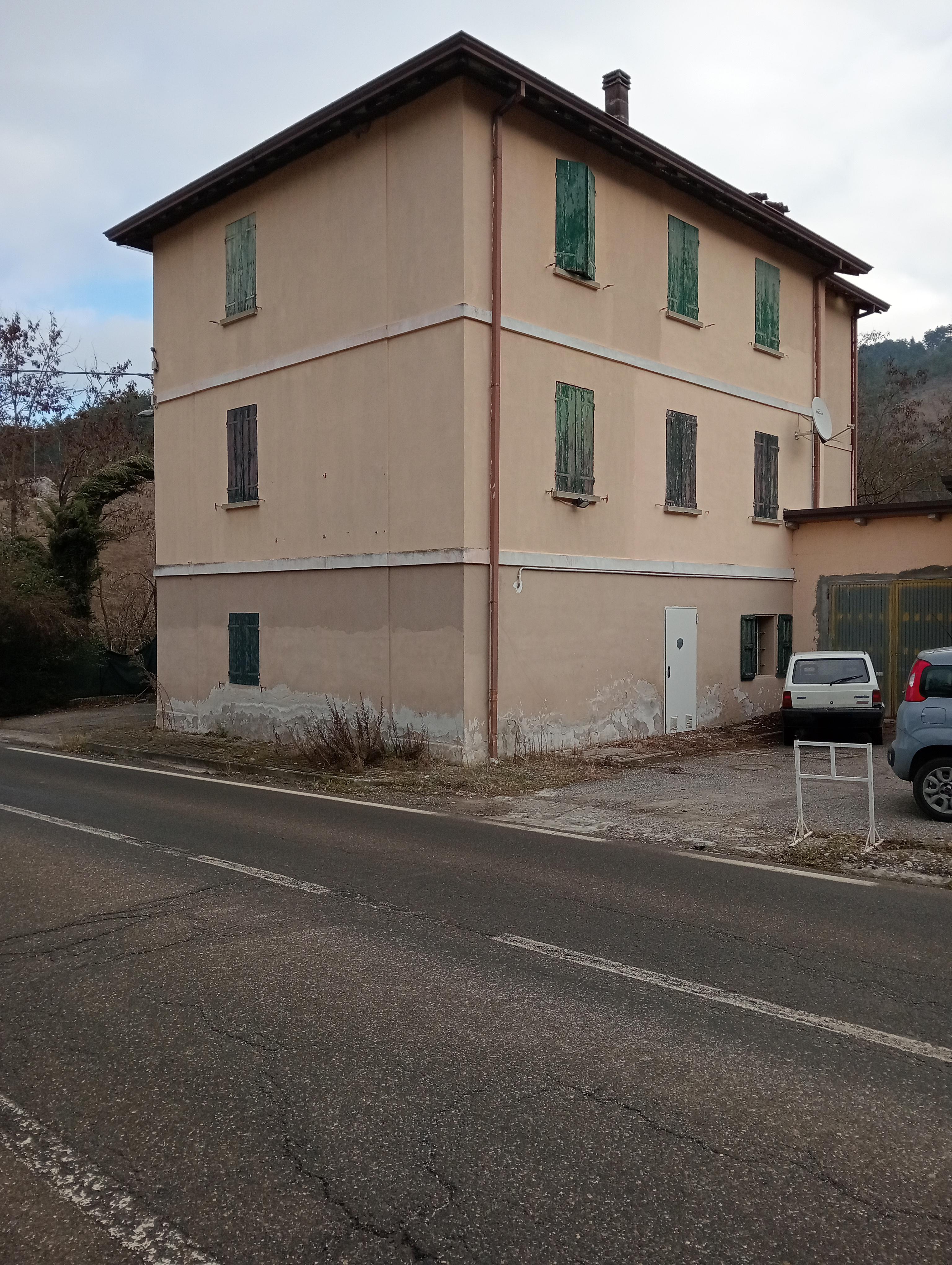 immobile appartamento all'asta in Via Cantoniera, 13 - 42020 Vetto (RE) - 2