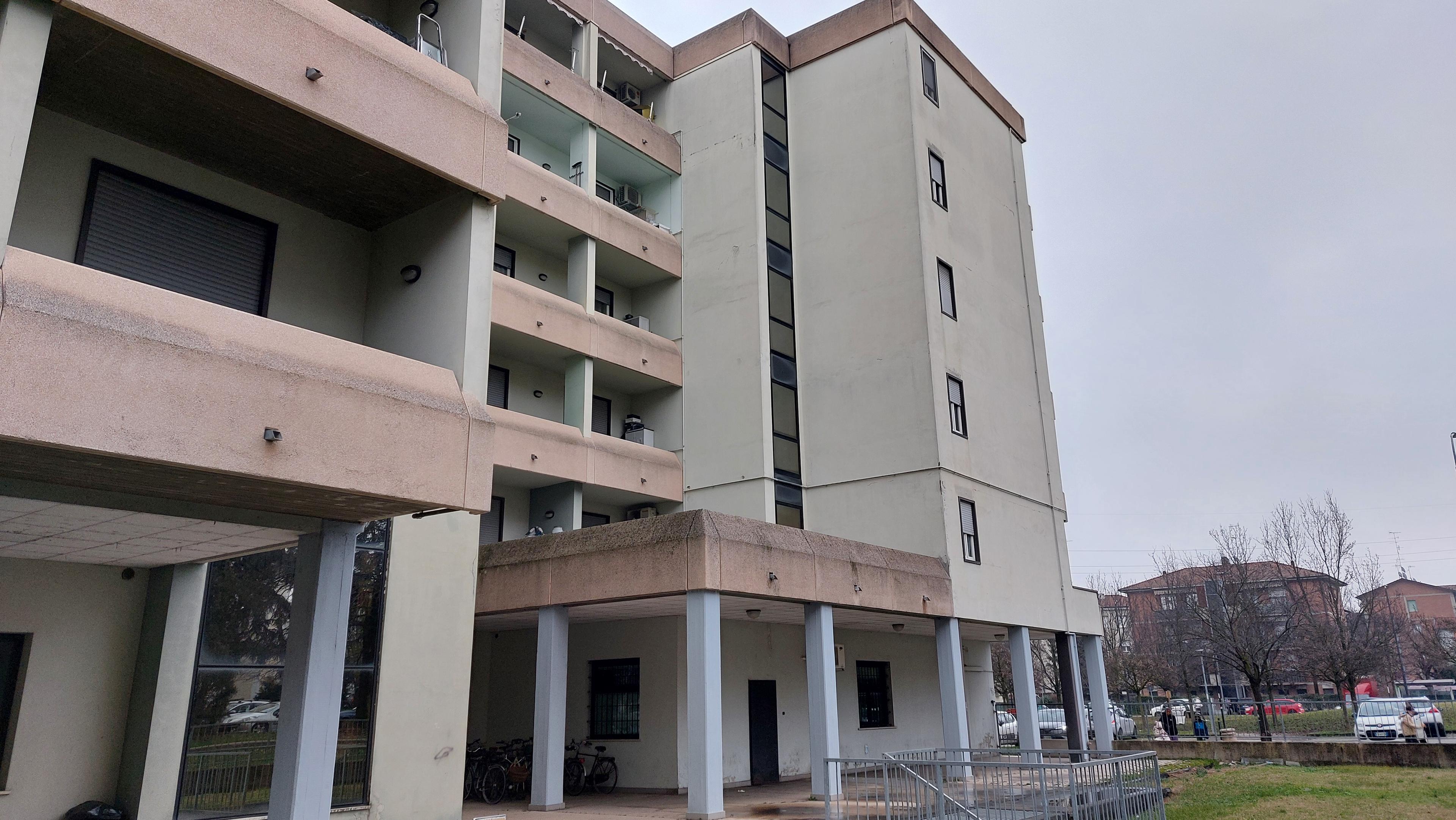 immobile appartamento all'asta in Via Aronne Rabbeno, 8 - 42123 Reggio nell'Emilia (RE) - 2
