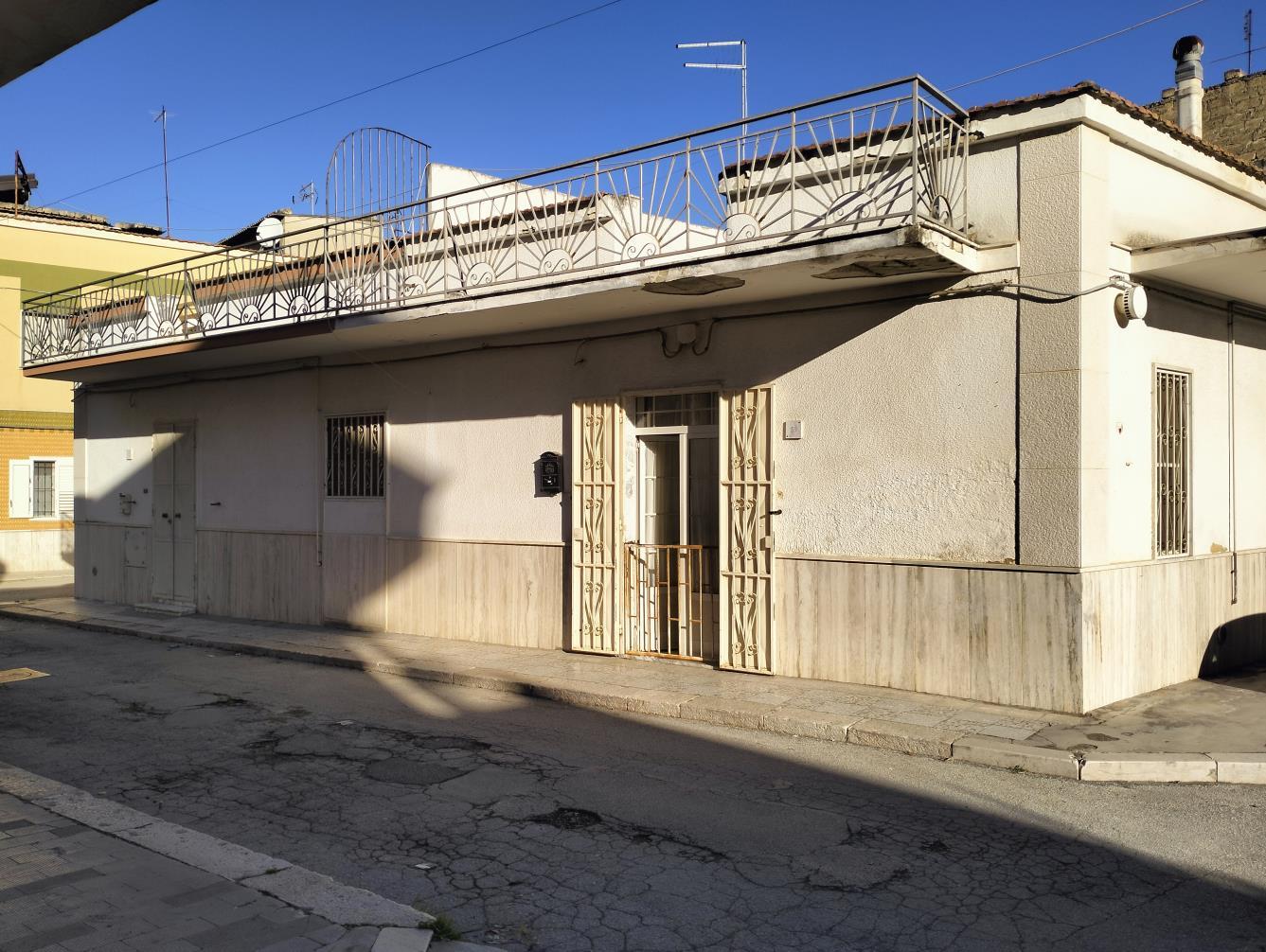 immobile appartamento all'asta in via Guglielmo Marconi, 59 - 71047 Stornara (FG) - 1
