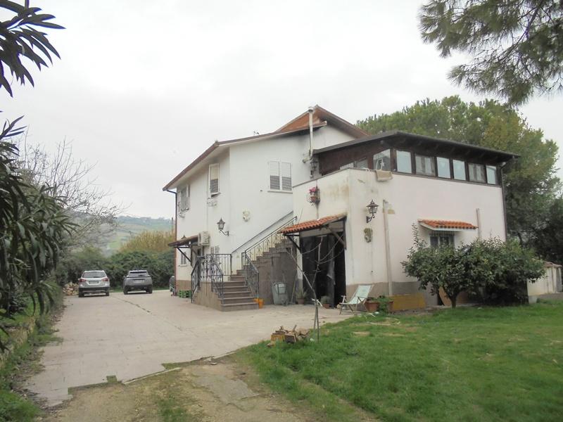 immobile casa singola all'asta in Contrada Santa Maria a Valle, 64025 Pineto TE, Italia Pineto, Teramo - 5