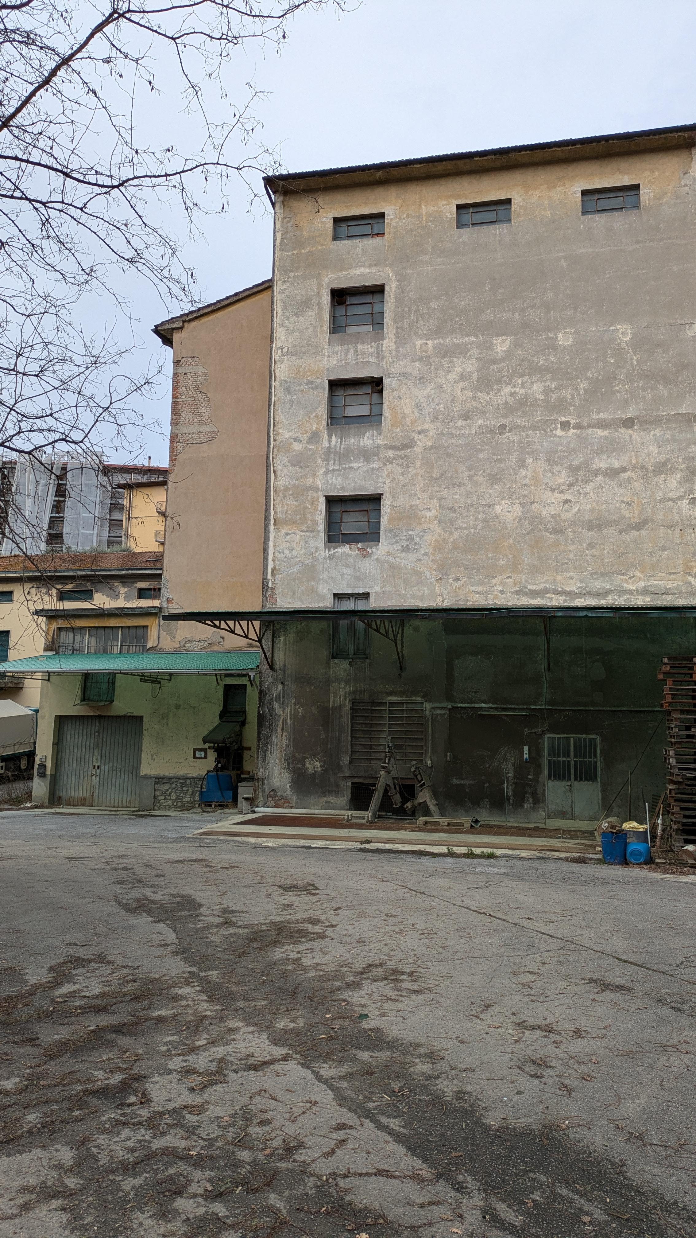 immobile capannone all'asta in Via via XX Settembre 23/25 - 59021 Vaiano (PO) - 1