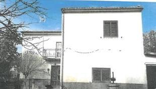 immobile appartamento all'asta in Via Capodacqua, 67022 Capestrano AQ, Italia Capestrano, L'Aquila - 2