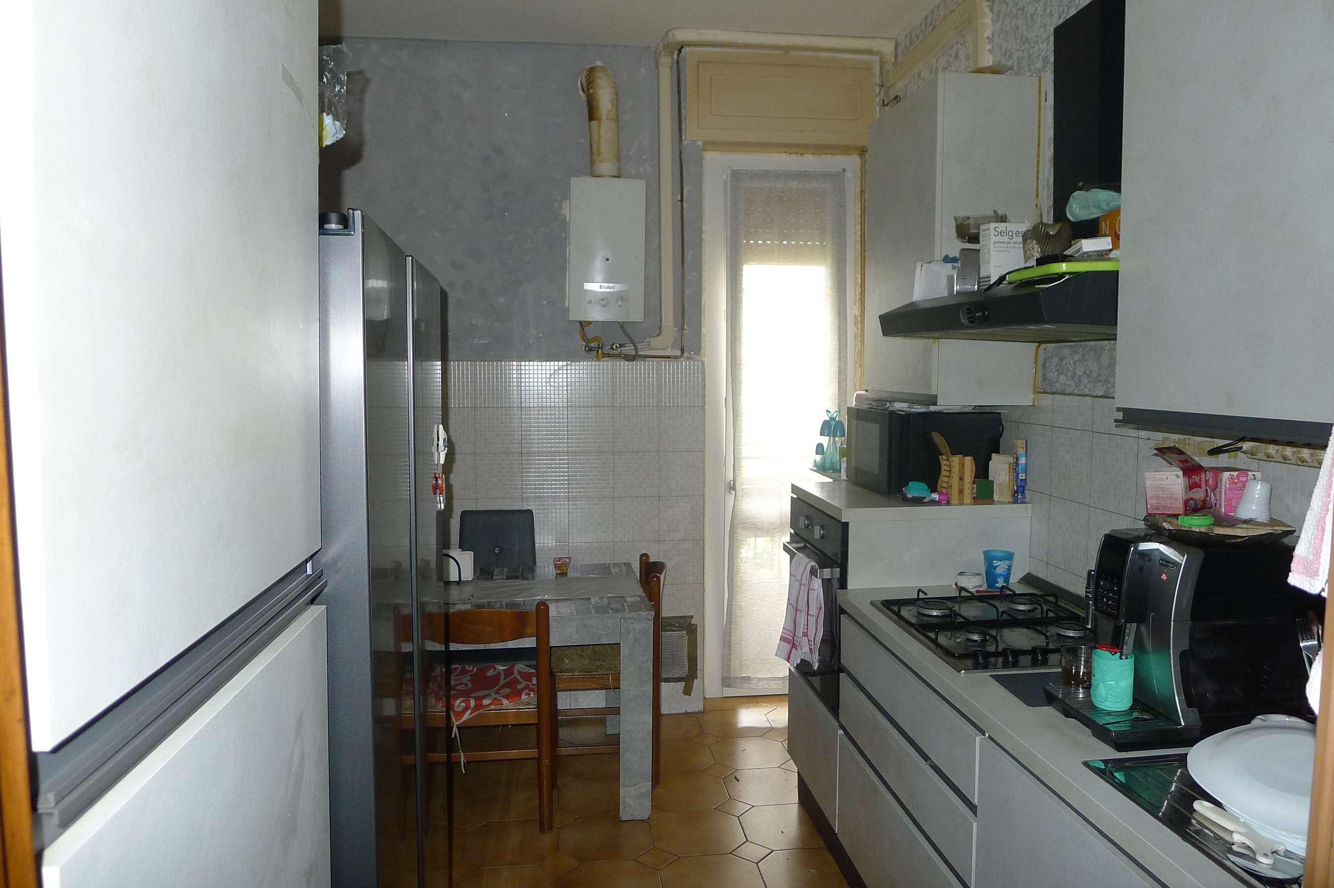 immobile appartamento all'asta in Viale CINQUE GIORNATE 37 - 21042 Caronno Pertusella (VA) - 3