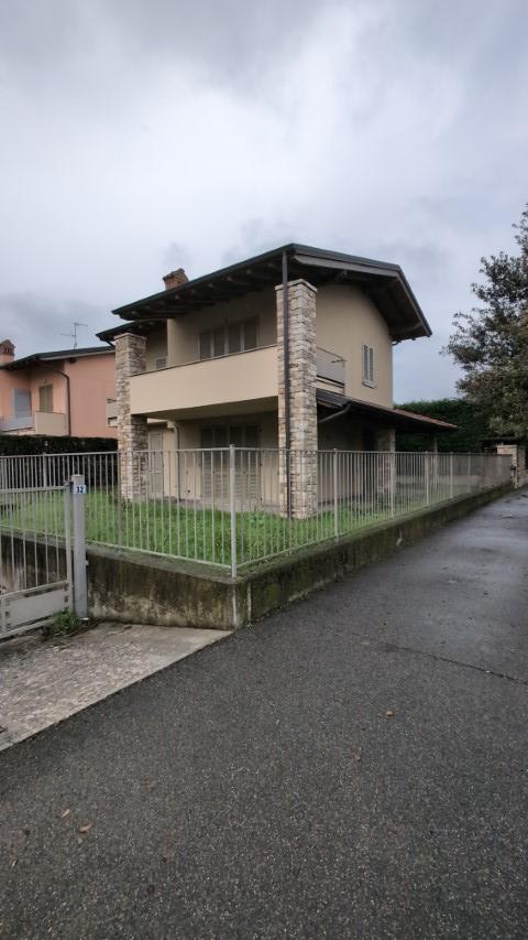 immobile casa singola all'asta in Via E Fermi, 24042 Capriate San Gervasio BG, Italia Capriate San Gervasio, Bergamo - 4