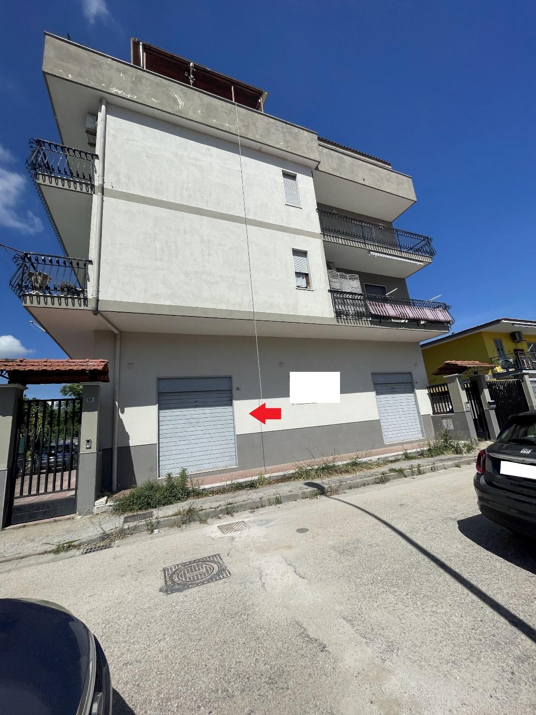 immobile negozio all'asta in Via dei Glicini, 11, 80029 Sant'Antimo NA, Italia Sant'Antimo, Napoli - 1