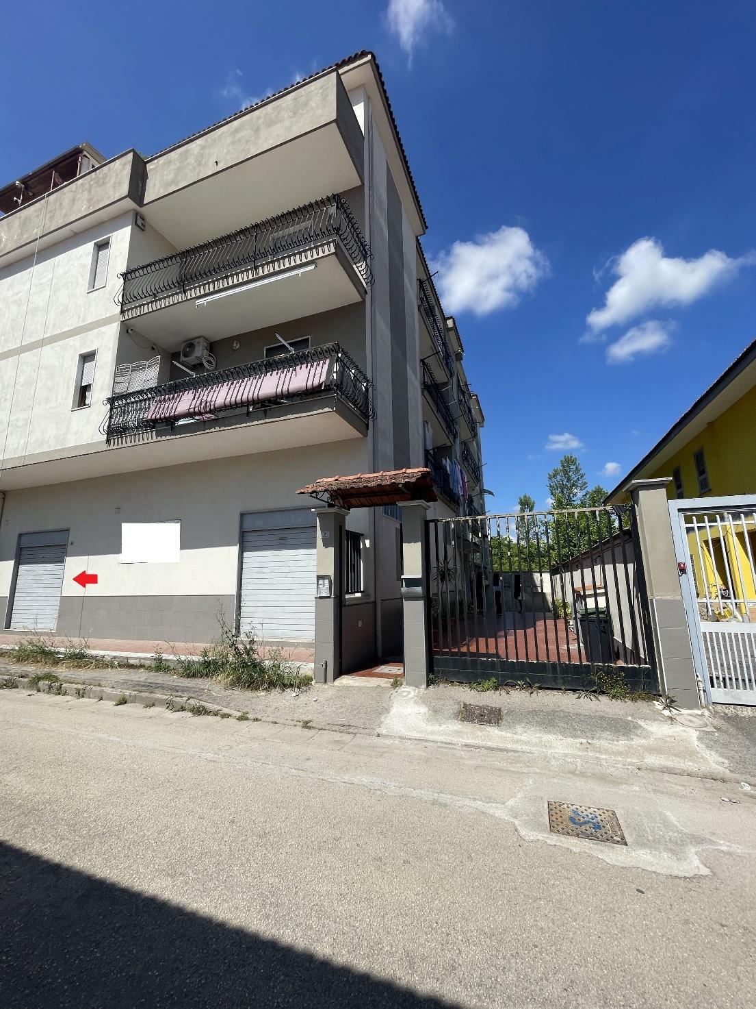 immobile negozio all'asta in Via dei Glicini, 11, 80029 Sant'Antimo NA, Italia Sant'Antimo, Napoli - 2