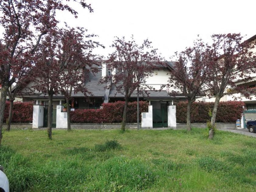 immobile villa all'asta in Via Corinna Bruni n 29-31, 20812 Limbiate MB, Italia Limbiate, Monza e della Brianza - 1