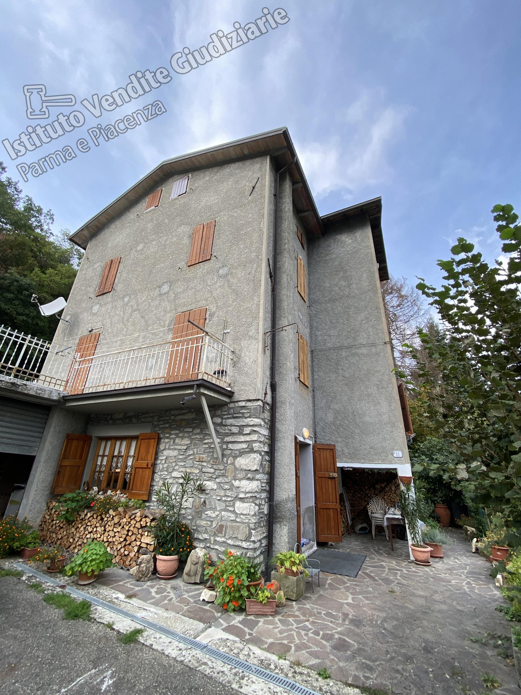 immobile casa singola all'asta in Via Provinciale SP13 - Strada Val Parma, 35 - 43021 Corniglio (PR) - 2