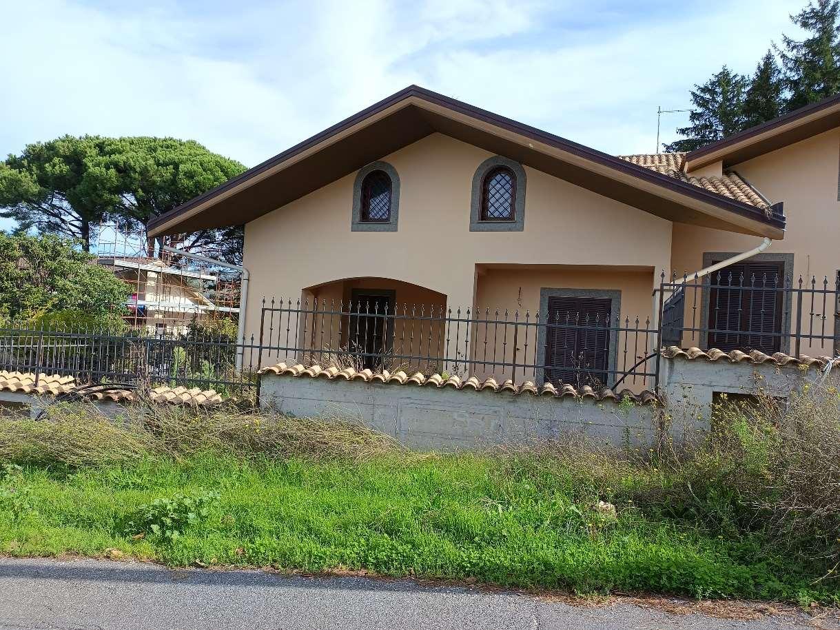 immobile villa all'asta in Via delle Ortensie, 00040 Rocca di Papa RM, Italia Rocca Di Papa, Roma - 2