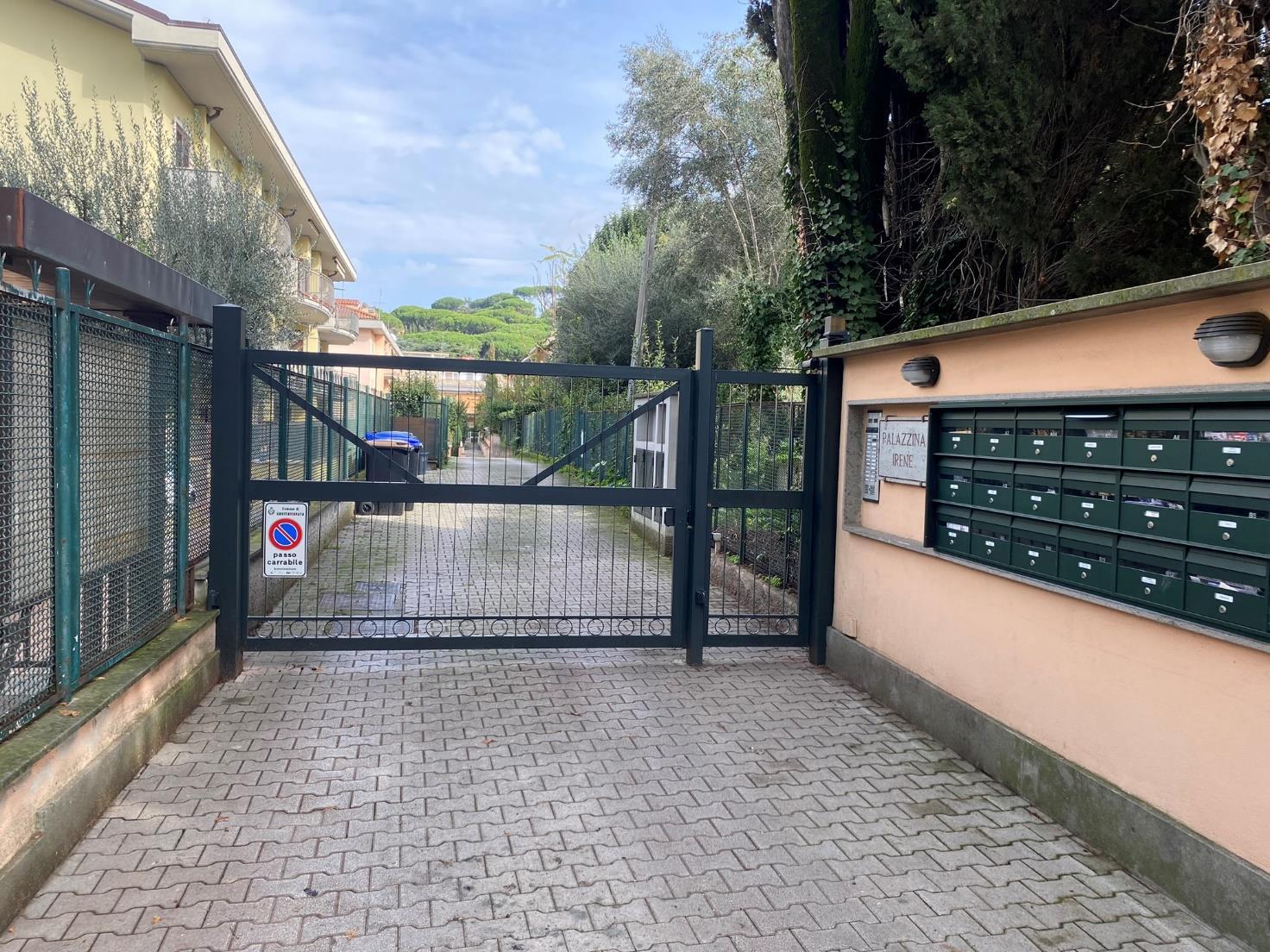 immobile posto auto all'asta in Viale I Maggio, 00046 Grottaferrata RM, Italia Grottaferrata, Roma - 1