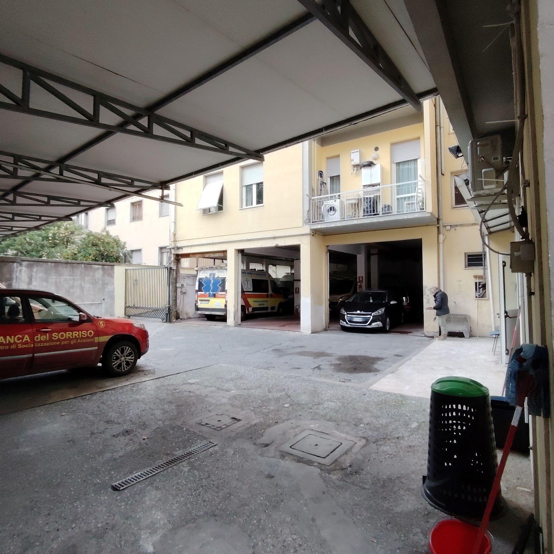 immobile attivita commerciale all'asta in Via vincenzo giudice, 3g - 54100 Massa (MS) - 1