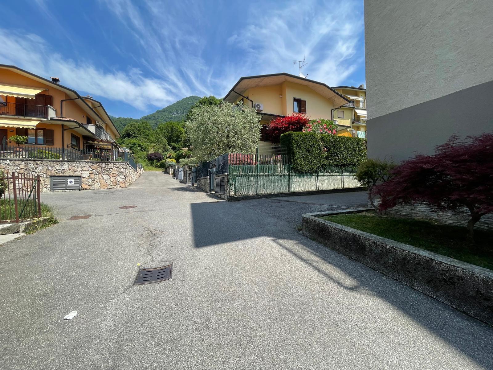 immobile garage all'asta in Via Giovanni Giolitti, 5, 24021 Albino BG, Italia Albino, Bergamo - 1