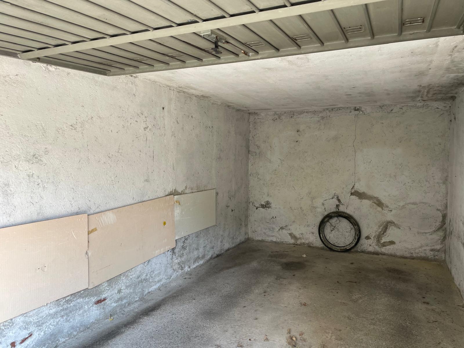 immobile garage all'asta in Via Giovanni Giolitti, 5, 24021 Albino BG, Italia Albino, Bergamo - 2