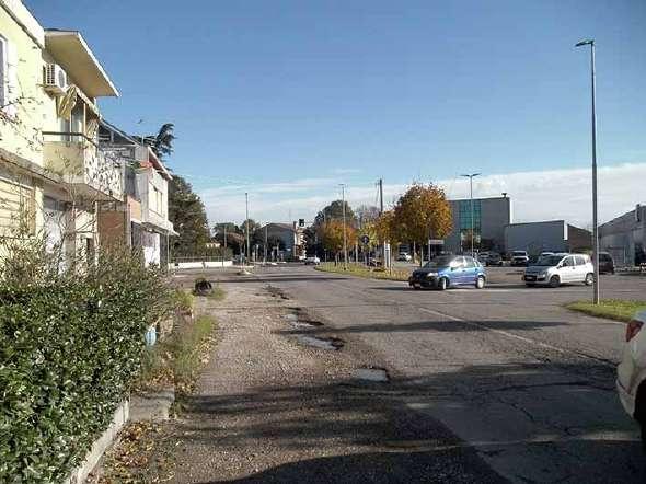 immobile attivita commerciale all'asta in Via Ugo Ruberti, 19, 46026 Quistello MN, Italia Quistello, Mantova - 3